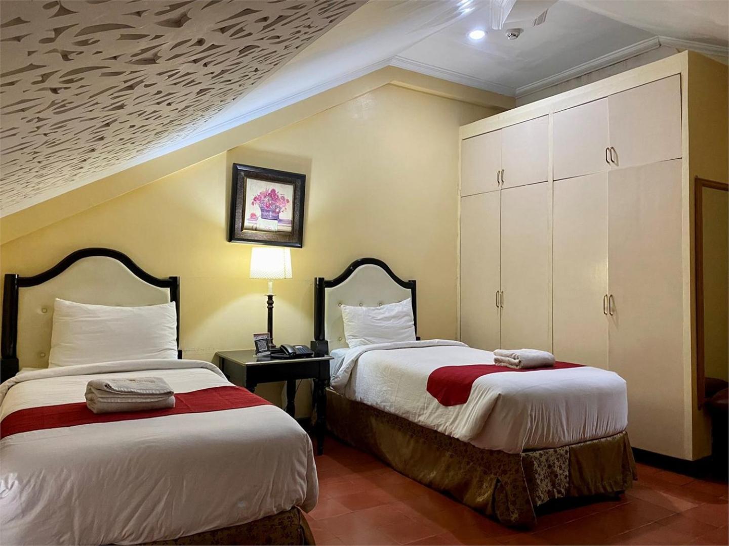 White Knight Hotel Intramuros Manila Exterior photo
