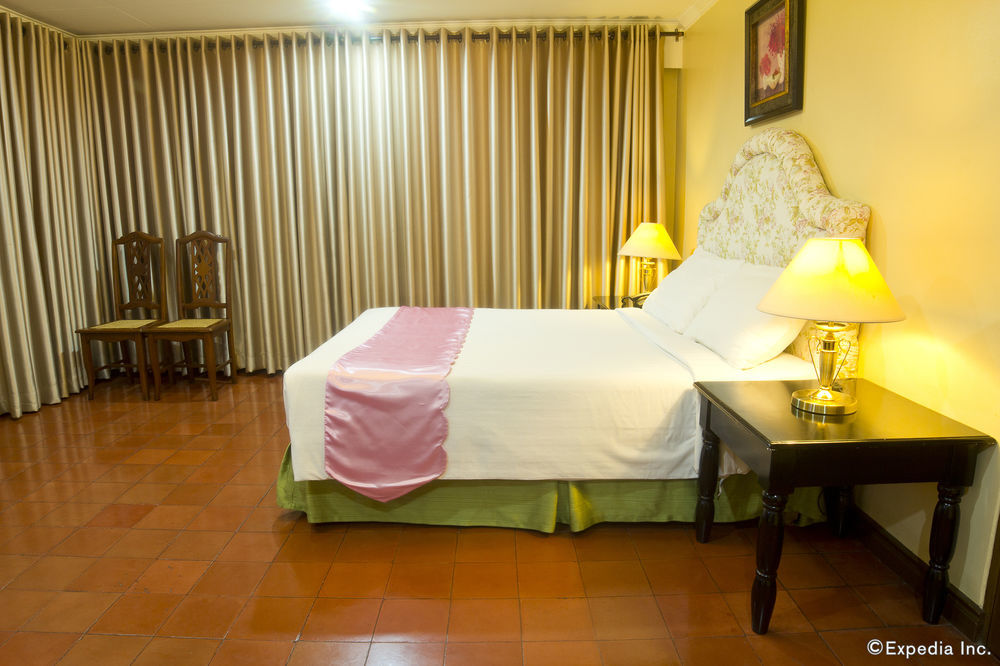 White Knight Hotel Intramuros Manila Exterior photo