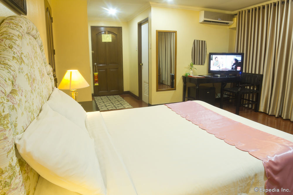 White Knight Hotel Intramuros Manila Exterior photo
