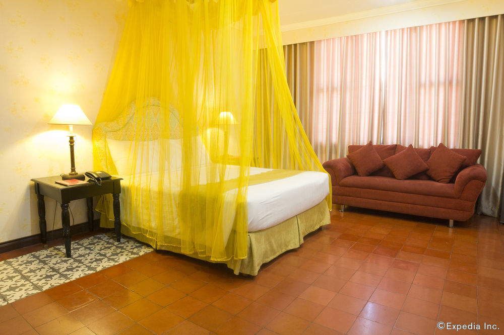 White Knight Hotel Intramuros Manila Exterior photo