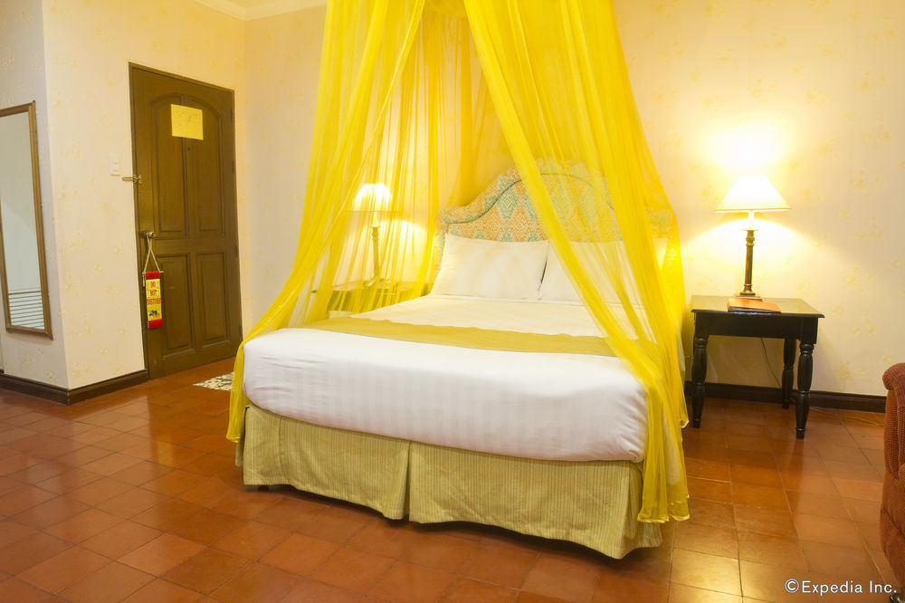 White Knight Hotel Intramuros Manila Exterior photo
