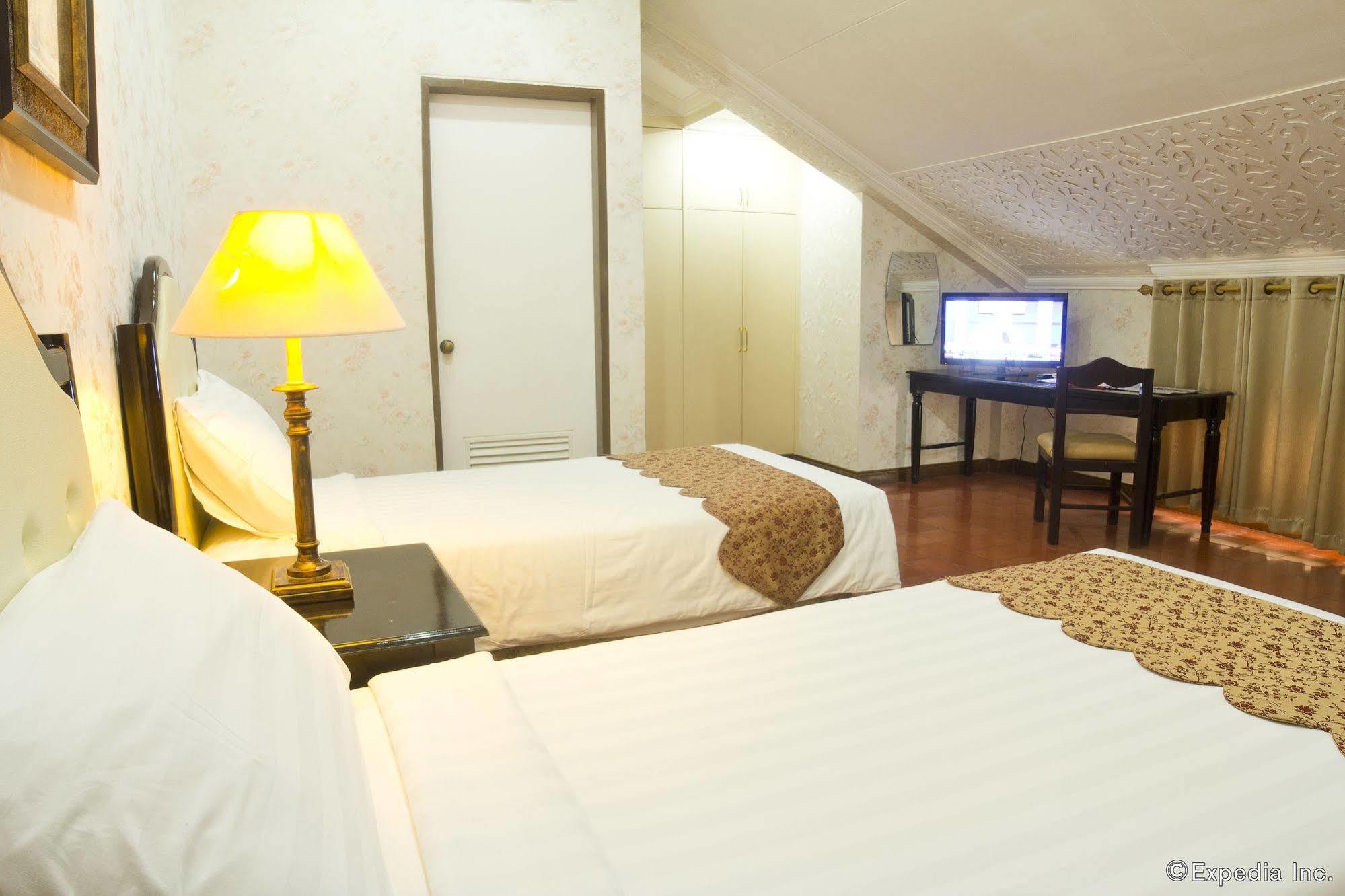 White Knight Hotel Intramuros Manila Exterior photo